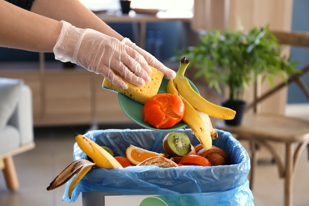 Reducing Food Waste in Restaurants: How to Track & Save