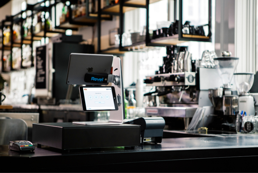 Technology in Restaurants: New & Helpful Systems & Trends